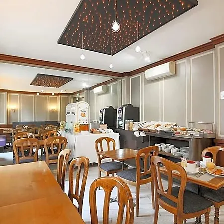 Grand Des Gobelins Hotel