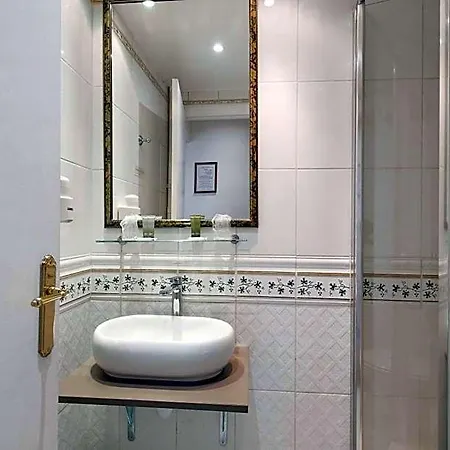 Hotel Grand Des Gobelins 3*