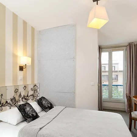 Grand Des Gobelins מלון 3*