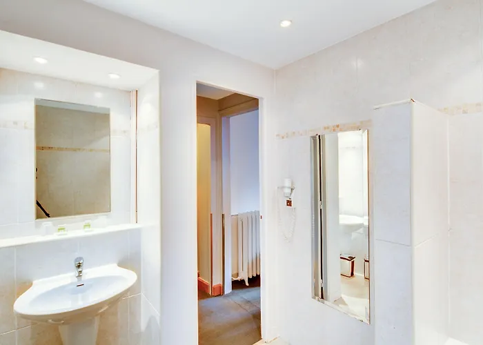 Grand Des Gobelins Hotel 3*