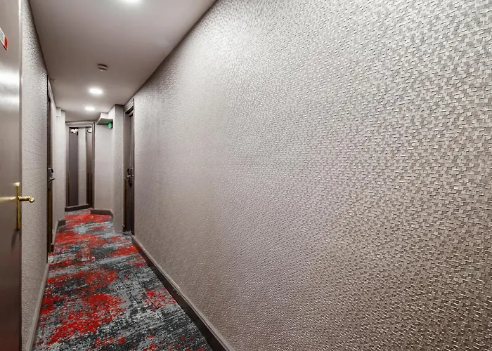 Grand Des Gobelins 3* Paryż